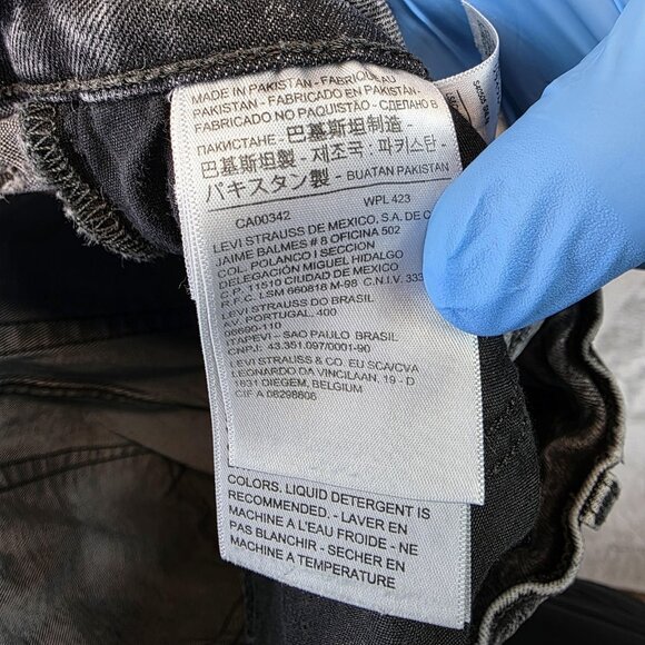 Levis Mom Jean Jeans Womens 26 Black Gray Acid Wash High Rise Button Fly Tapered - Picture 4 of 14